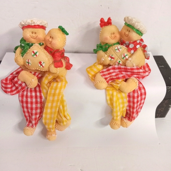 Mr & Mrs Gingerbread Maker Shelf-Sitters Dressed Resin Figurines Decir - Picture 1 of 8